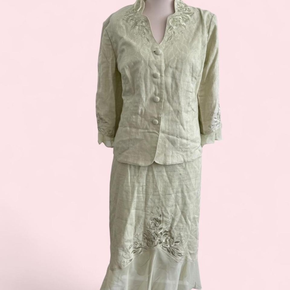 Y2K Plaza South Sage Green Floral Embroidered Skirt Suit — Size 16 Petite